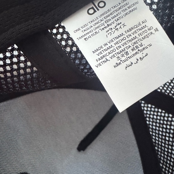 ALO Yoga Black Mesh Cap - Picture 3 of 3